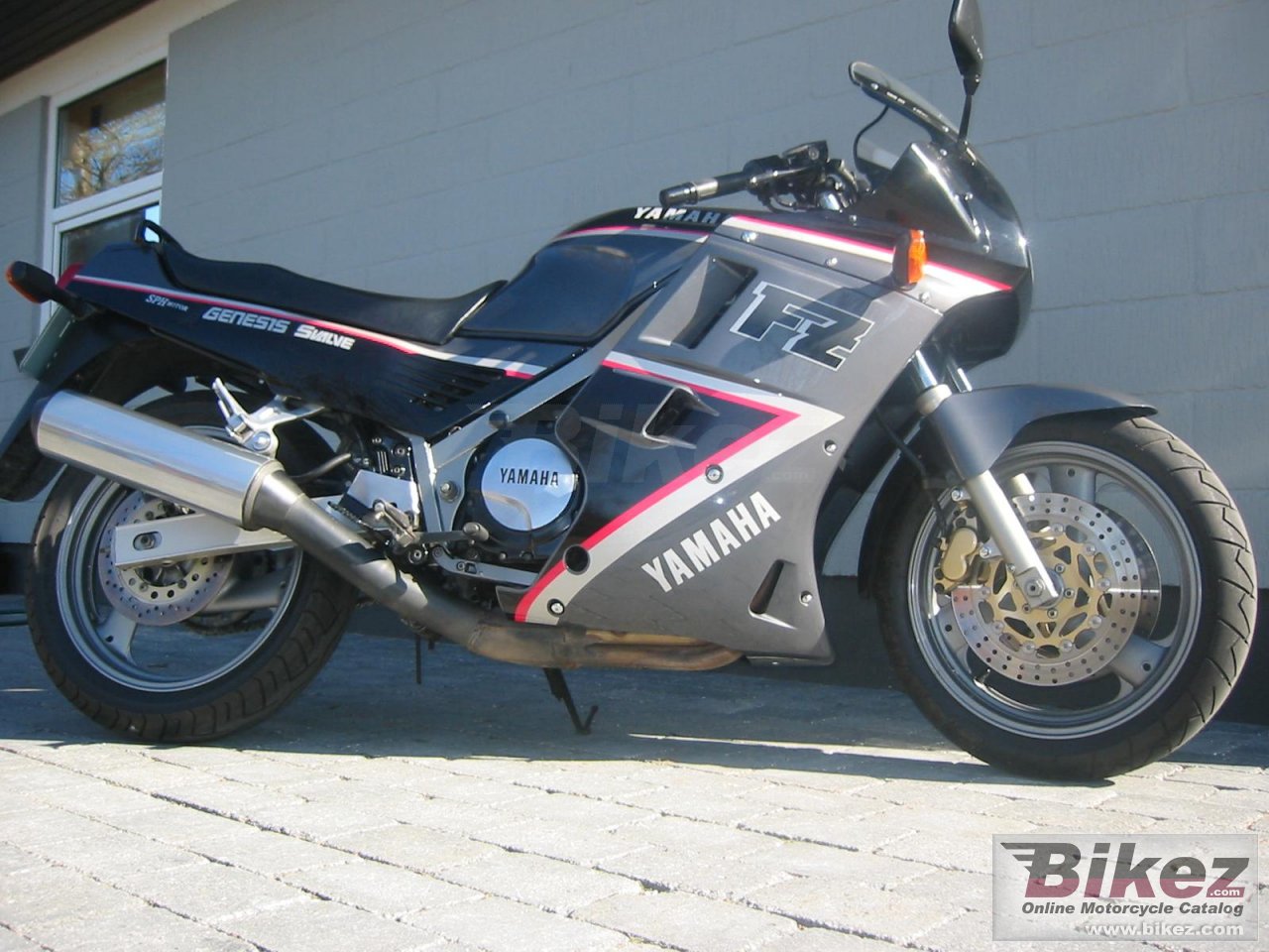Big Kenneth Stoll fz 750 picture and wallpaper from Bikez.com